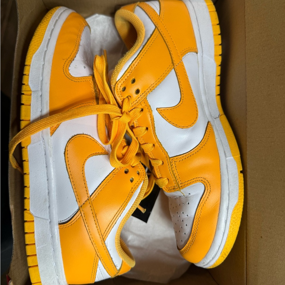 Nike Women's Yellow and White Low-Top Sneakers